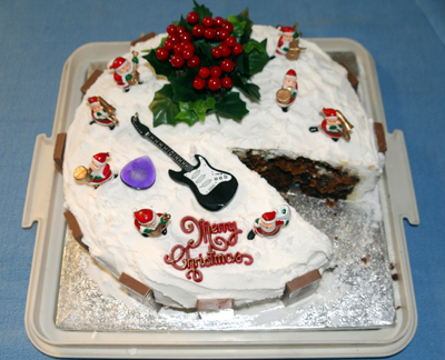 cake with guitar.JPG